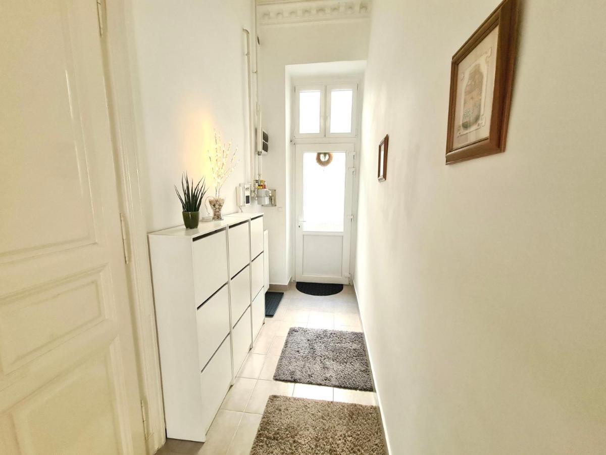 Ricky Apartment Budapest Esterno foto